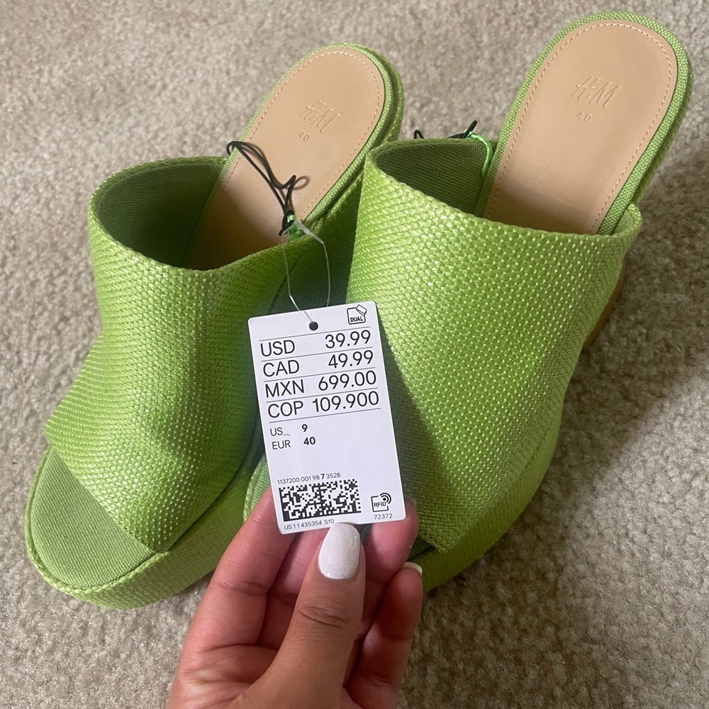 Never been worn size 9 heels.